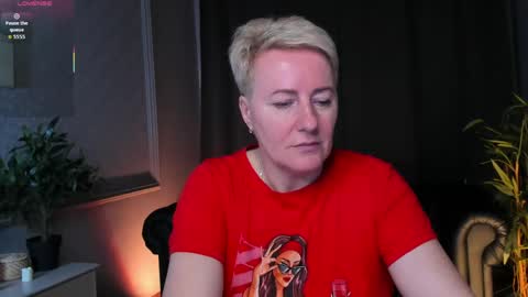 Snapshot of nika_smit chatting on 04/25/26, 05:43 Nika online show from 04/25/26, 05:43