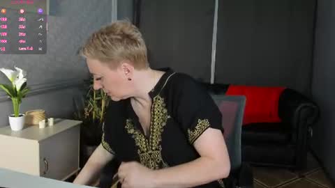 Snapshot of nika_smit chatting on 06/21/26, 05:10 Nika online show from 06/21/26, 05:10