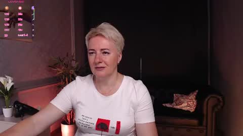 Snapshot of nika_smit chatting on 07/05/26, 05:14 Nika online show from 07/05/26, 05:14