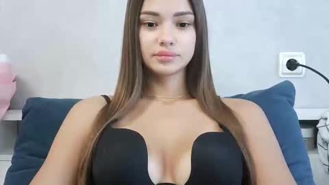 Nika online show from 06/01/26, 05:09