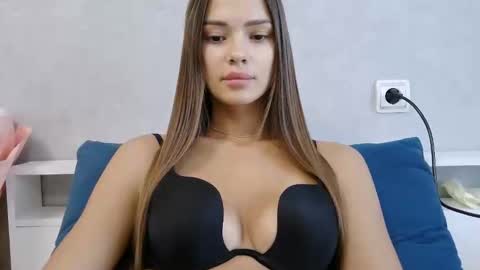 Nika online show from 06/08/26, 04:57