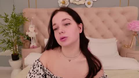 Nika online show from 12/07/24, 09:28