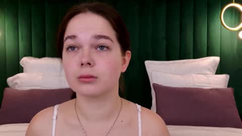 Nika online show from 09/15/25, 02:55