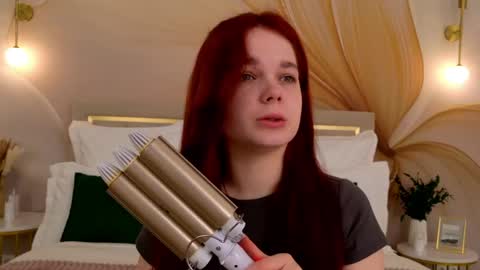 Snapshot of nikaflowers chatting on 04/16/26, 02:45 Nika online show from 04/16/26, 02:45