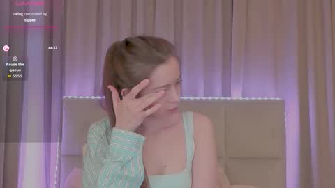 Snapshot of nikaletta chatting on 03/25/26, 11:00 Nika online show from 03/25/26, 11:00