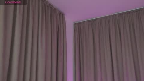 Snapshot of nikaletta chatting on 06/25/26, 10:14 Nika online show from 06/25/26, 10:14