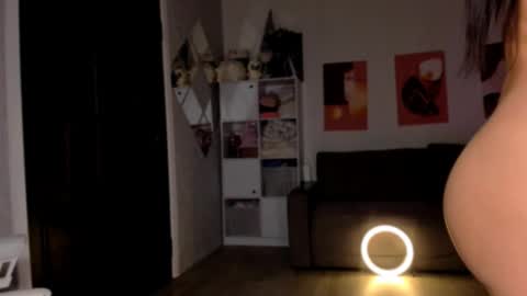 Snapshot of nikamioo chatting on 09/09/25, 05:12 Nika online show from 09/09/25, 05:12