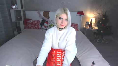 Snapshot of nikarocks chatting on 12/28/24, 07:22 nikarocks online show from 12/28/24, 07:22