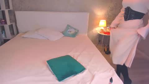 Snapshot of nikarocks chatting on 03/08/25, 06:37 nikarocks online show from 03/08/25, 06:37