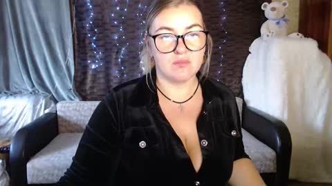 Snapshot of nikaskylink chatting on 10/24/25, 04:20 Nika online show from 10/24/25, 04:20