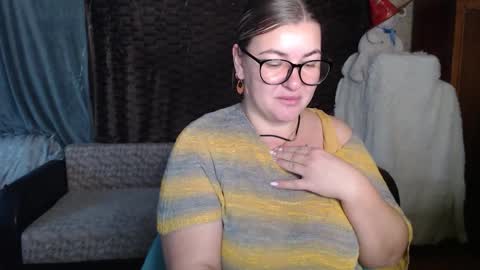 Snapshot of nikaskylink chatting on 11/06/25, 04:24 Nika online show from 11/06/25, 04:24