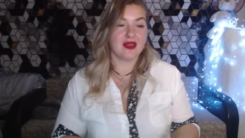 Snapshot of nikaskylink chatting on 11/14/25, 08:51 Nika online show from 11/14/25, 08:51