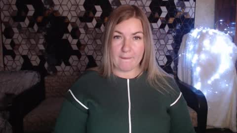 Snapshot of nikaskylink chatting on 11/27/25, 08:11 Nika online show from 11/27/25, 08:11