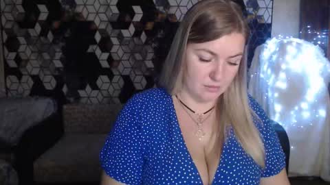 Snapshot of nikaskylink chatting on 11/28/25, 08:11 Nika online show from 11/28/25, 08:11