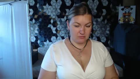 Snapshot of nikaskylink chatting on 05/28/26, 03:04 Nika online show from 05/28/26, 03:04