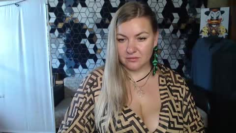 Snapshot of nikaskylink chatting on 05/29/26, 05:16 Nika online show from 05/29/26, 05:16