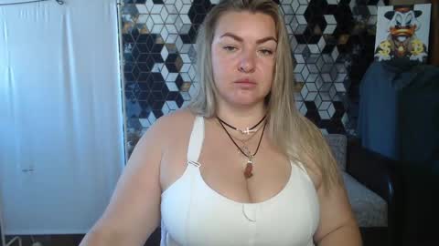 Snapshot of nikaskylink chatting on 06/04/26, 05:13 Nika online show from 06/04/26, 05:13