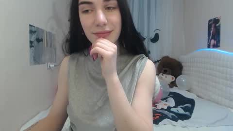 nikastarkk online show from 10/15/25, 08:03