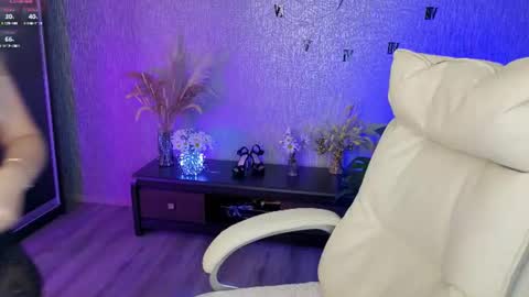 Snapshot of nikastill_ chatting on 07/07/26, 01:30 NikaStill online show from 07/07/26, 01:30