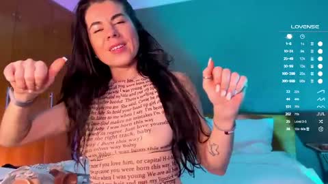 Snapshot of nikavenus chatting on 03/23/26, 08:18 Nika online show from 03/23/26, 08:18