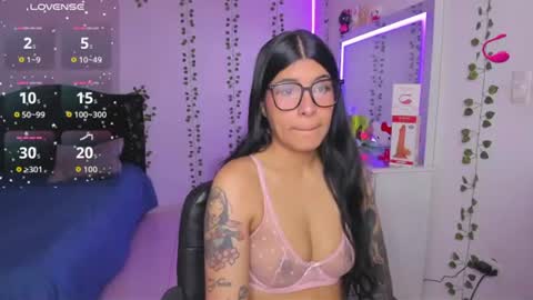 Snapshot of nikibryce_ chatting on 06/13/26, 05:11 Niki online show from 06/13/26, 05:11