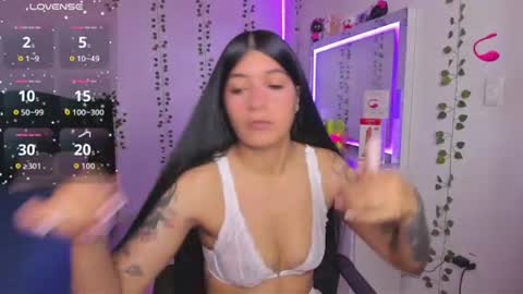 Snapshot of nikibryce_ chatting on 06/21/26, 05:04 Niki online show from 06/21/26, 05:04