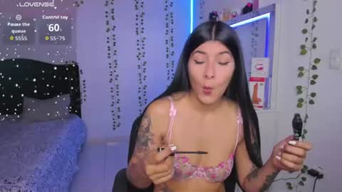 Snapshot of nikibryce_ chatting on 07/15/26, 05:07 Niki online show from 07/15/26, 05:07