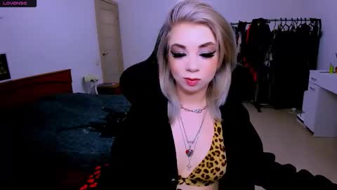 Snapshot of nikigoddesss chatting on 04/02/26, 05:27 nikigoddesss online show from 04/02/26, 05:27