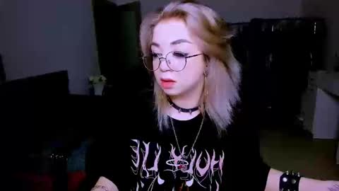 Snapshot of nikigoddesss chatting on 04/13/26, 06:19 nikigoddesss online show from 04/13/26, 06:19