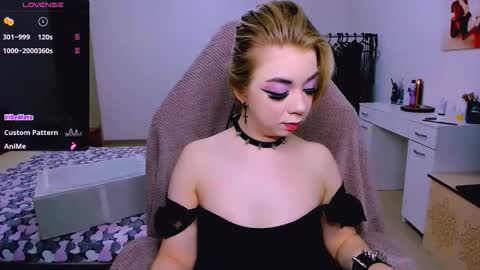 Snapshot of nikigoddesss chatting on 04/30/26, 04:08 nikigoddesss online show from 04/30/26, 04:08