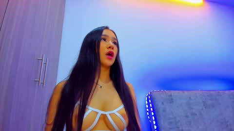 nikii_white online show from 01/12/26, 01:44