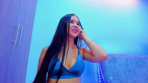 Snapshot of nikii_white chatting on 03/21/26, 08:19 nikii_white online show from 03/21/26, 08:19