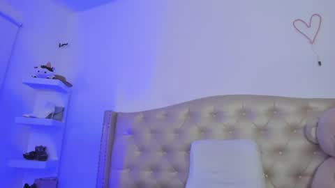 Snapshot of nikiibrooks chatting on 02/18/25, 03:21 Niikii online show from 02/18/25, 03:21