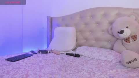 Snapshot of nikiibrooks chatting on 03/04/25, 04:06 Niikii online show from 03/04/25, 04:06