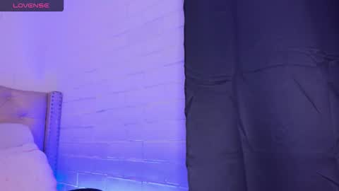 Snapshot of nikiibrooks chatting on 11/06/25, 02:56 Niikii online show from 11/06/25, 02:56