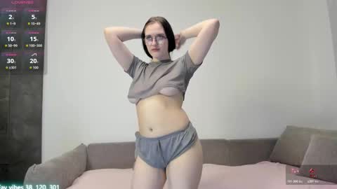 Snapshot of nikiikmoon chatting on 03/28/26, 08:03 Nicole online show from 03/28/26, 08:03