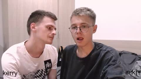 Snapshot of nikikerry_cum_ chatting on 10/11/25, 11:42 nikikerry_cum_ online show from 10/11/25, 11:42