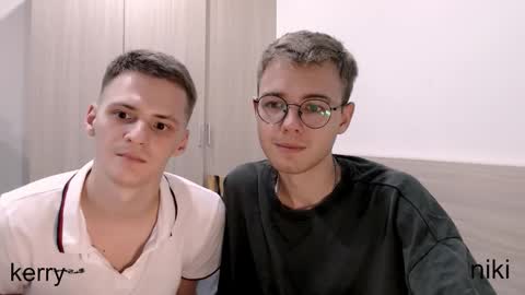 Snapshot of nikikerry_cum_ chatting on 10/27/25, 02:43 nikikerry_cum_ online show from 10/27/25, 02:43