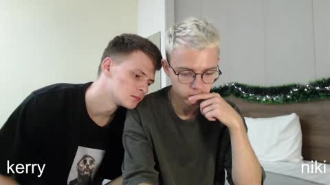 Snapshot of nikikerry_cum_ chatting on 12/19/25, 01:29 nikikerry_cum_ online show from 12/19/25, 01:29