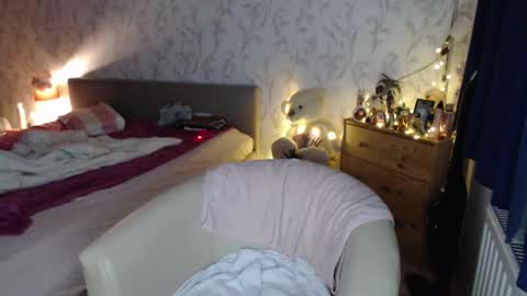 nikimousi online show from 10/13/25, 02:44