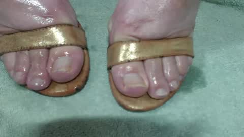 nikisissyfeet online show from 02/03/25, 10:43