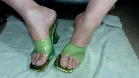 nikisissyfeet online show from 06/06/26, 03:33
