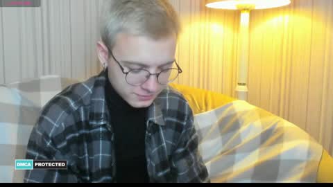 Snapshot of nikistorming chatting on 12/29/24, 02:06 Niki online show from 12/29/24, 02:06