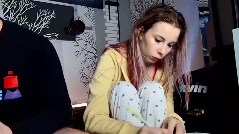 Snapshot of nikki7377 chatting on 03/04/25, 05:53 nikki7377 online show from 03/04/25, 05:53