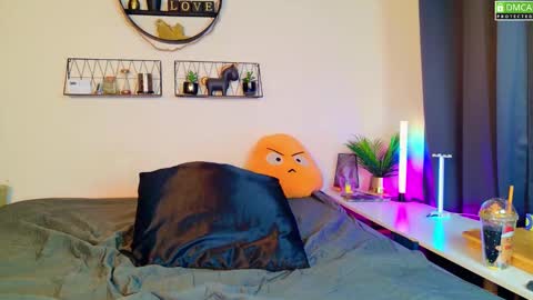 Kitty Chatte online show from 02/18/25, 08:36