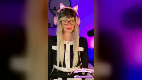 Snapshot of nikki_goldberg chatting on 04/22/26, 11:34 Kitty Chatte online show from 04/22/26, 11:34