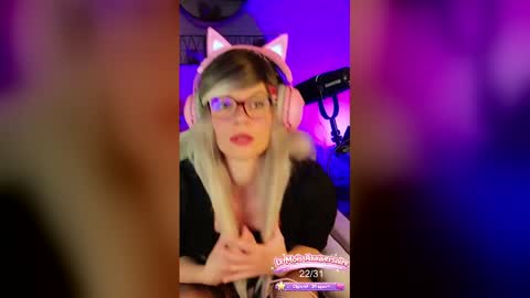Snapshot of nikki_goldberg chatting on 04/23/26, 12:40 Kitty Chatte online show from 04/23/26, 12:40