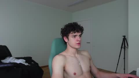 Snapshot of nikki_hard chatting on 03/29/26, 02:39 nikki online show from 03/29/26, 02:39