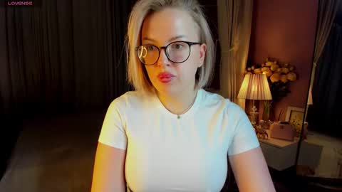 Nikki online show from 01/19/26, 12:58