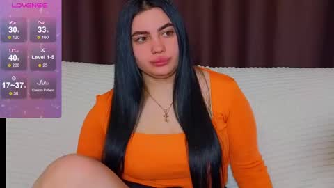 Snapshot of nikki_kardashian chatting on 02/10/25, 11:45 Nikki Kardashian online show from 02/10/25, 11:45